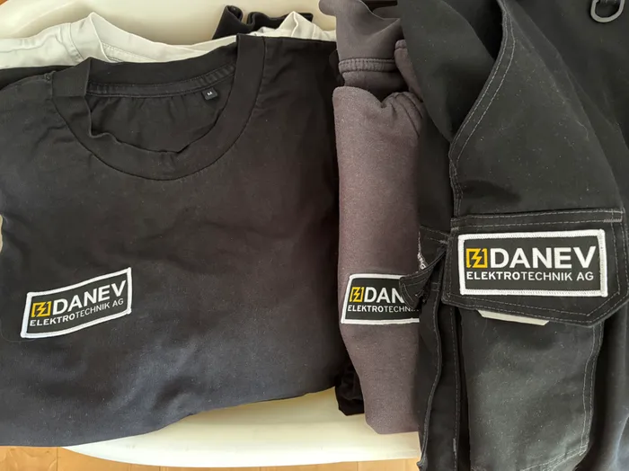 CustomPhoneWalletsNow.com - Woven Patches