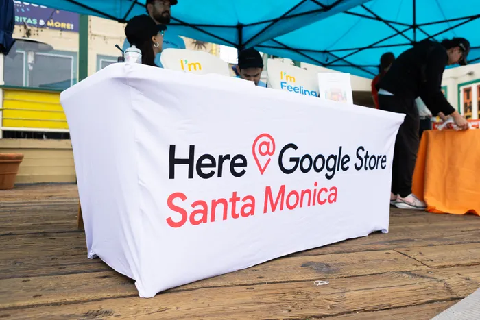 CustomPhoneWalletsNow.com - Custom Rectangle Table Covers