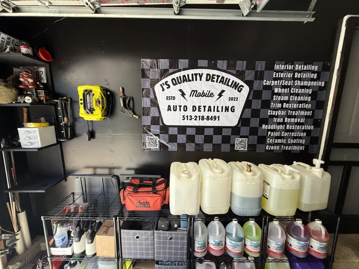 CustomPhoneWalletsNow.com - Custom Vinyl Banners