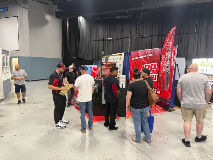 CustomPhoneWalletsNow.com - Feather Flag