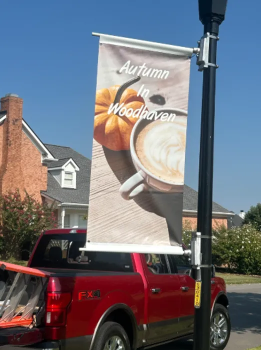 CustomPhoneWalletsNow.com - Pole Banners