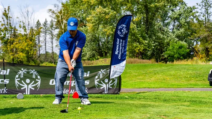 CustomPhoneWalletsNow.com - Feather Flag