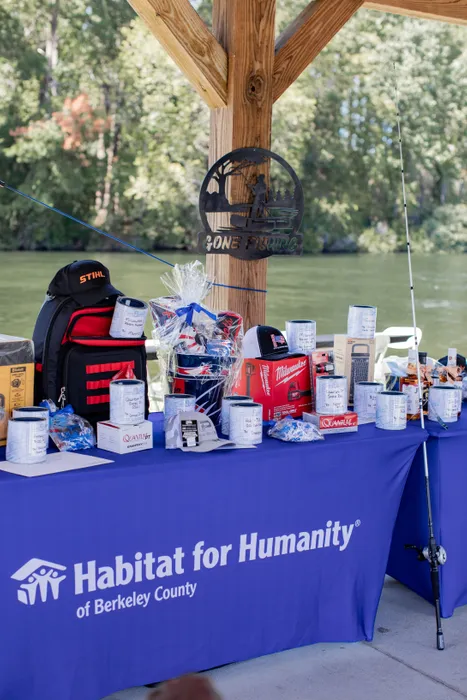 CustomPhoneWalletsNow.com - Custom Rectangle Table Covers