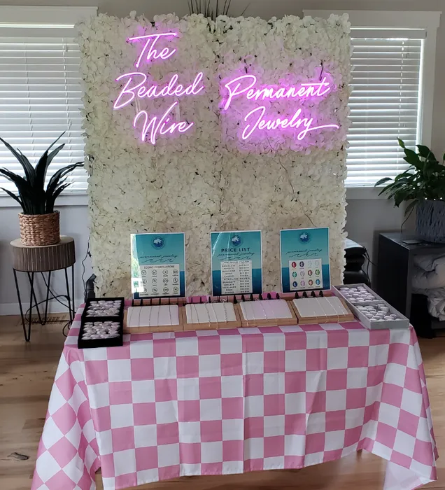 CustomPhoneWalletsNow.com - Custom Neon Sign