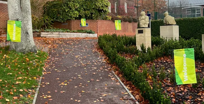 CustomPhoneWalletsNow.com - Garden Flag