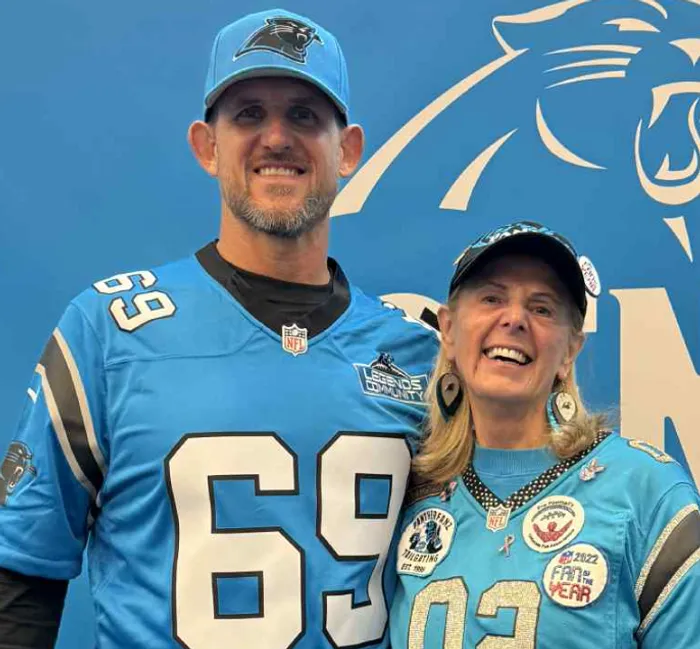 CustomPhoneWalletsNow.com - Embroidered Patches