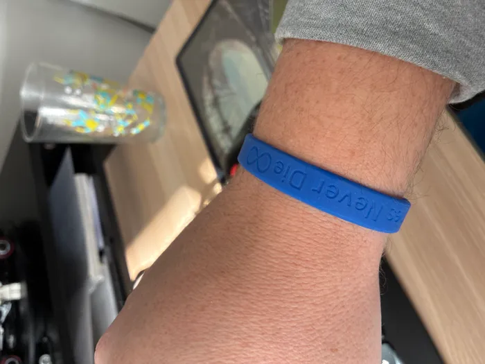 CustomPhoneWalletsNow.com - Debossed