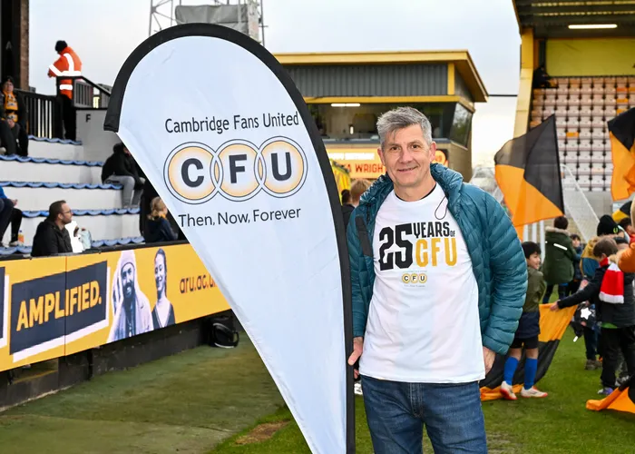 CustomPhoneWalletsNow.com - Teardrop Flag