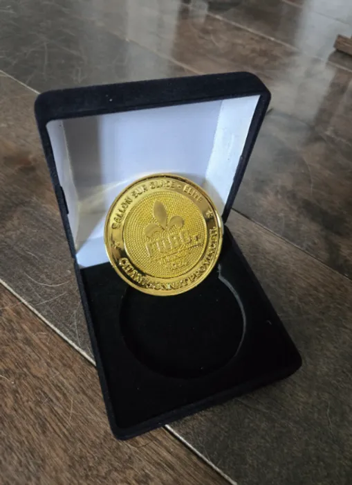 CustomPhoneWalletsNow.com - Die Struck Challenge Coins