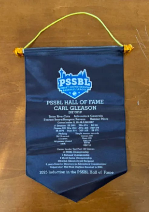 CustomPhoneWalletsNow.com - Podium Banners