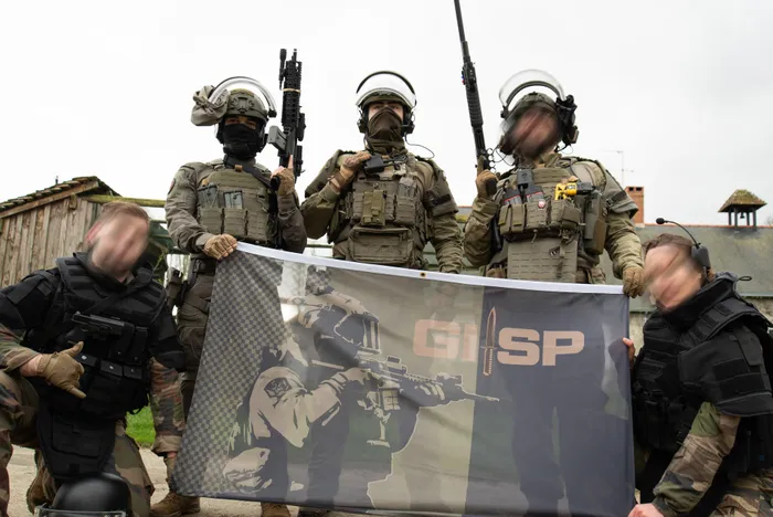 CustomPhoneWalletsNow.com - Rectangle Flag