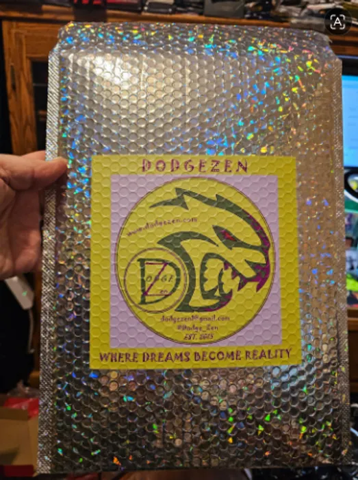 CustomPhoneWalletsNow.com - Custom Holographic Bubble Mailer
