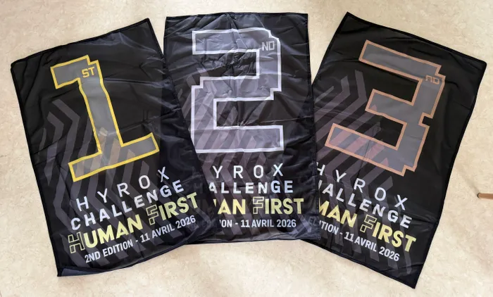 CustomPhoneWalletsNow.com - Custom Fabric Banners