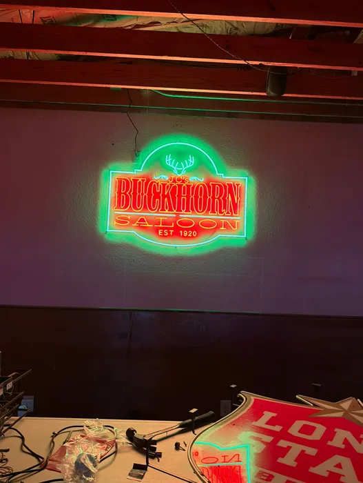 CustomPhoneWalletsNow.com - Artwork Neon Sign