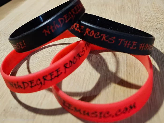 CustomPhoneWalletsNow.com - Full Color Silicone Wristbands