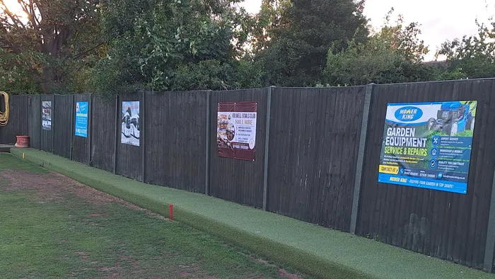 CustomPhoneWalletsNow.com - Custom Vinyl Banners
