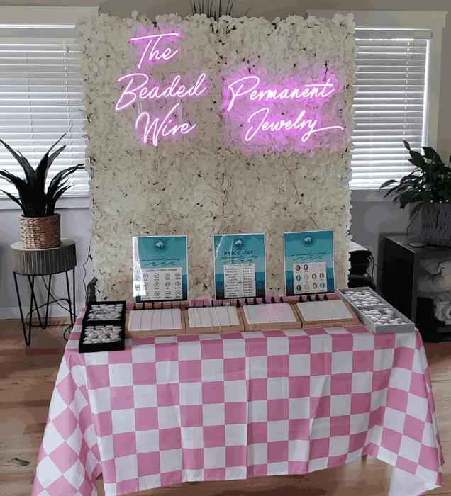 CustomPhoneWalletsNow.com - Custom Neon Sign