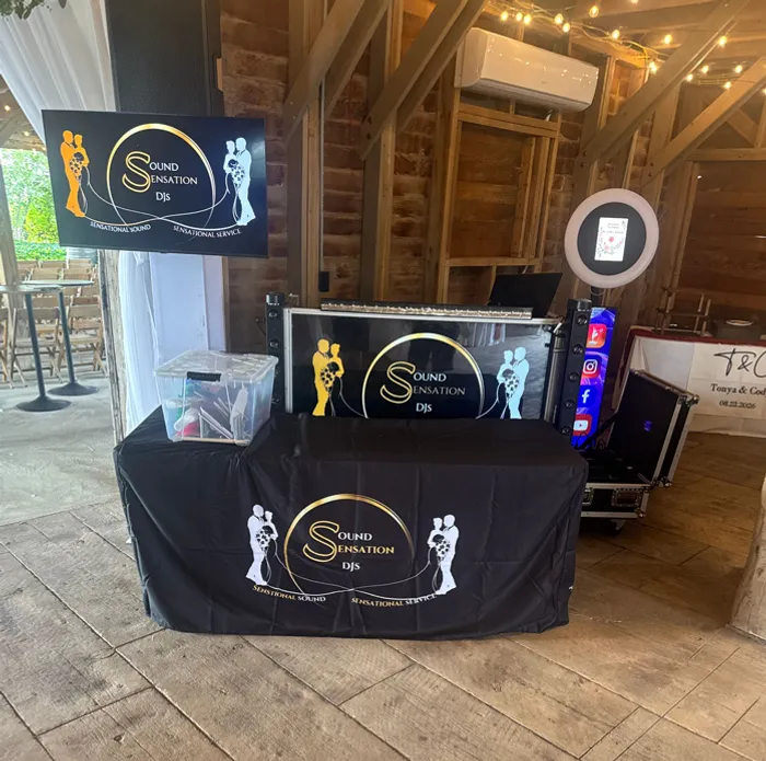 CustomPhoneWalletsNow.com - Custom Rectangle Table Covers