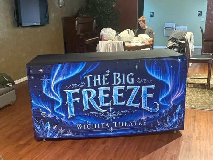 CustomPhoneWalletsNow.com - Custom Rectangle Table Covers
