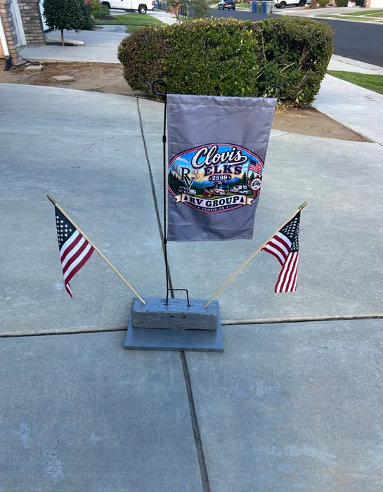 CustomPhoneWalletsNow.com - Garden Flag