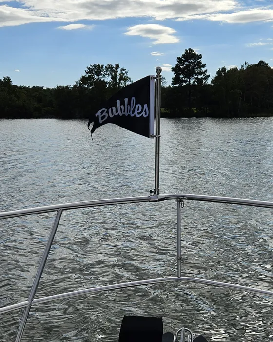 CustomPhoneWalletsNow.com - Burgee Flag