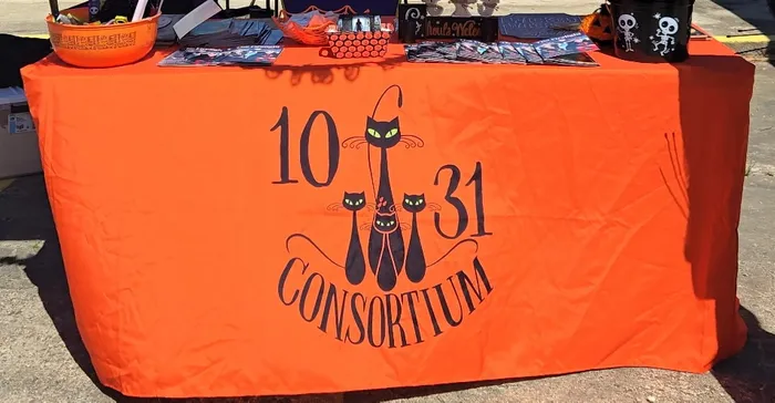 CustomPhoneWalletsNow.com - Custom Rectangle Table Covers